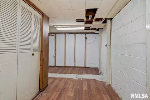 Entry Way - 2924 S 3rd St, Springfield, IL 62703 photo 6 of 7