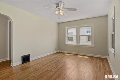 Living - 2924 S 3rd St, Springfield, IL 62703 photo 1 of 4