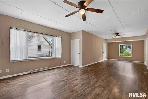 134 Stoddard St, Virden, IL 62690 photo 10