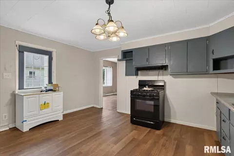 134 Stoddard St, Virden, IL 62690 photo 12