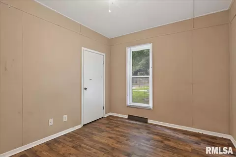 134 Stoddard St, Virden, IL 62690 photo 21