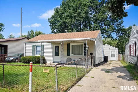 2613 Burton Dr, Springfield, IL 62703 photo 2