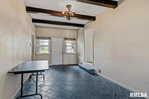 Entry Way - 12 Wenzel Ln, Springfield, IL 62702 photo 1 of 2