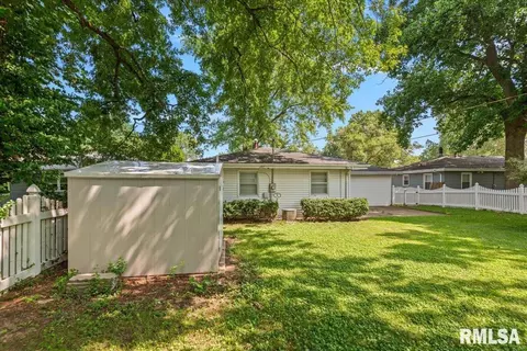 Exterior - 12 Wenzel Ln, Springfield, IL 62702 photo 2 of 6