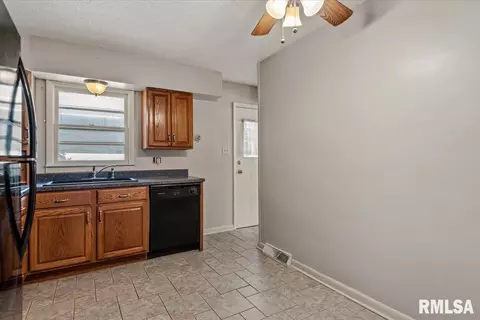 Other - 12 Wenzel Ln, Springfield, IL 62702 photo 4 of 13