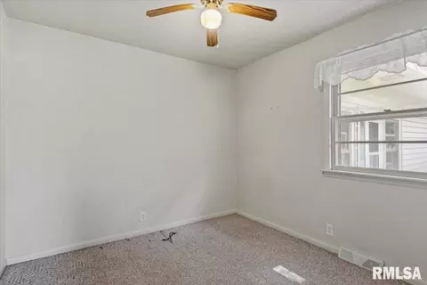 Bedroom - 12 Wenzel Ln, Springfield, IL 62702 photo 6 of 7