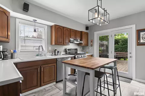 Kitchen - 2432 S State St, Springfield, IL 62704 photo 4 of 4