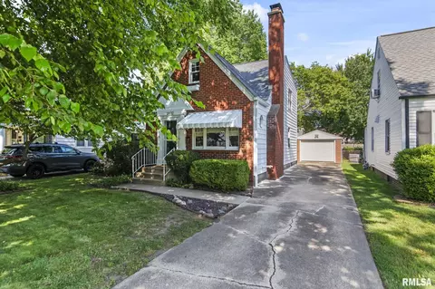 Exterior - 2432 S State St, Springfield, IL 62704 photo 4 of 12