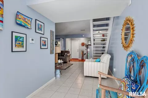 Entry Way - 14 Trailridge Ln, Springfield, IL 62704 photo 3 of 4