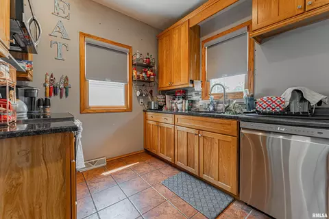 Kitchen - 2341 S 5th St, Springfield, IL 62703 photo 1 of 2