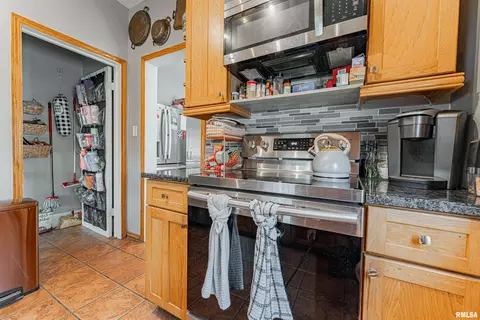 Kitchen - 2341 S 5th St, Springfield, IL 62703 photo 2 of 2