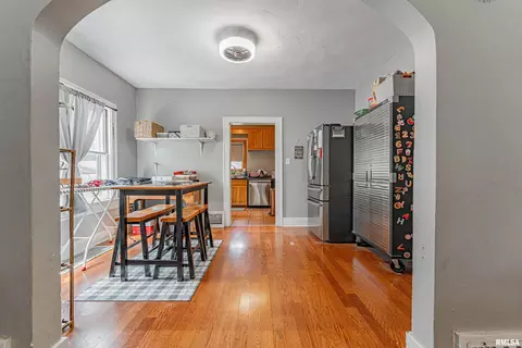 Dining - 2341 S 5th St, Springfield, IL 62703 photo 1 of 2