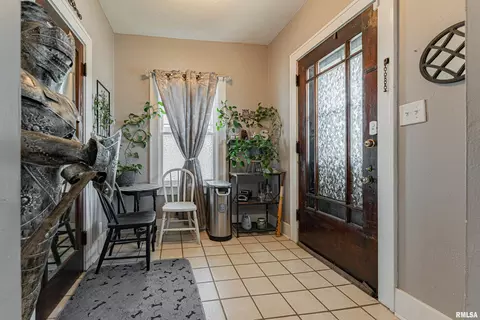 Entry Way - 2341 S 5th St, Springfield, IL 62703 photo 1 of 3