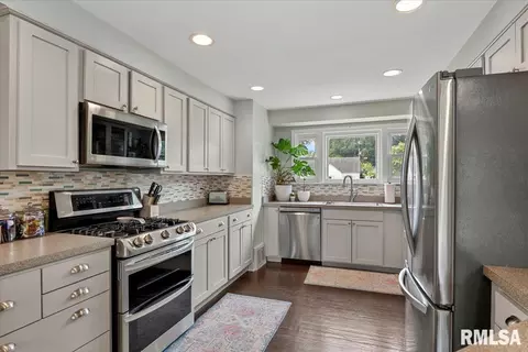 Kitchen - 1629 Reed Ave, Springfield, IL 62704 photo 1 of 2