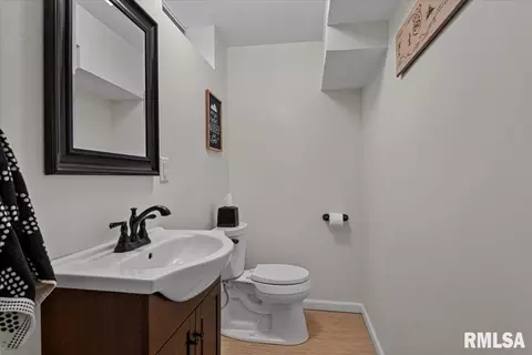 Bath - 1629 Reed Ave, Springfield, IL 62704 photo 2 of 2