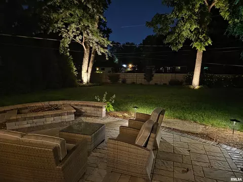 Exterior - 1629 Reed Ave, Springfield, IL 62704 photo 7 of 9