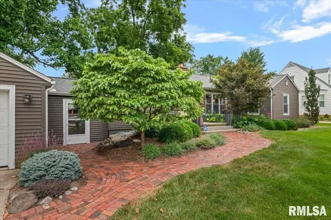 Exterior - 1629 Reed Ave, Springfield, IL 62704 photo 3 of 9