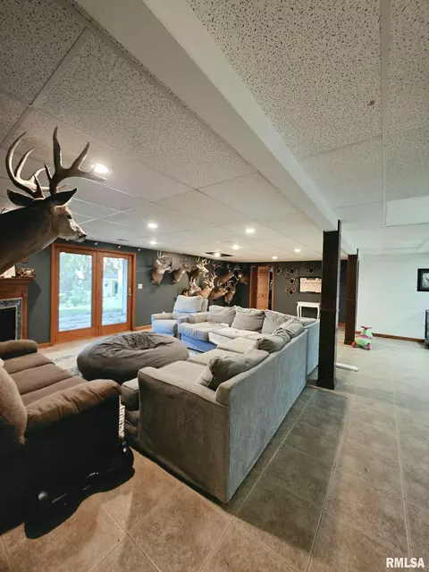 Living - 1481 North St, Fowler, IL 62338 photo 3 of 3