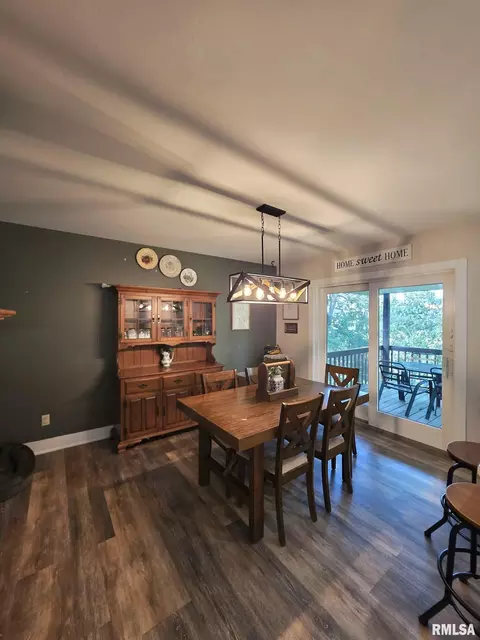 Dining - 1481 North St, Fowler, IL 62338 photo 1 of 1