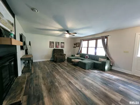 Living - 1481 North St, Fowler, IL 62338 photo 1 of 3