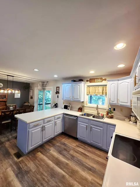 Kitchen - 1481 North St, Fowler, IL 62338 photo 3 of 5