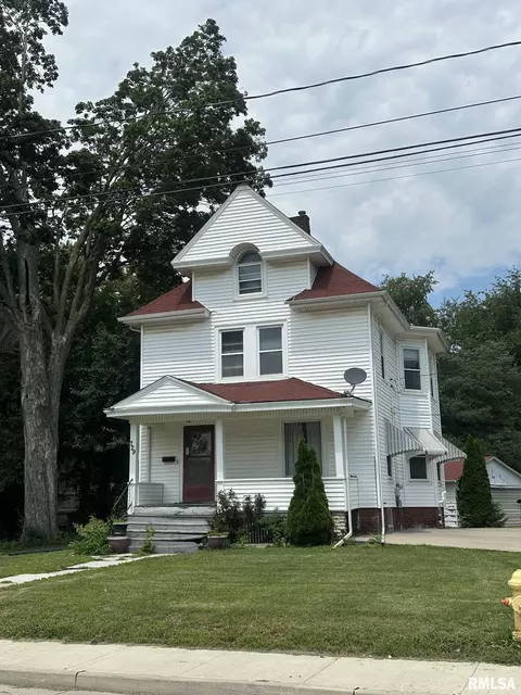 729 Monmouth Blvd, Galesburg, IL 61401
