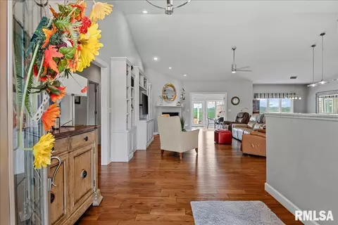 Entry Way - 3605 Crystal Spring Dr, Springfield, IL 62711 photo 1 of 4