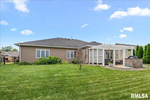 Exterior - 3605 Crystal Spring Dr, Springfield, IL 62711 photo 9 of 9