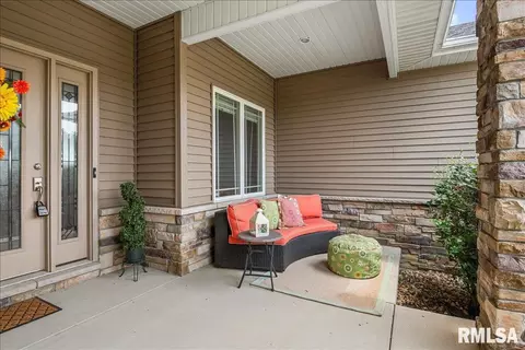 Exterior - 3605 Crystal Spring Dr, Springfield, IL 62711 photo 5 of 9