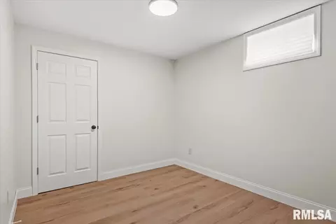 Bedroom - 2725 Wordsworth Dr, Springfield, IL 62711 photo 7 of 9