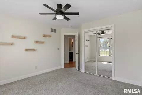 Bedroom - 2725 Wordsworth Dr, Springfield, IL 62711 photo 6 of 9