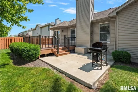Exterior - 2725 Wordsworth Dr, Springfield, IL 62711 photo 8 of 10