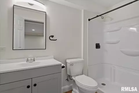 Bath - 2725 Wordsworth Dr, Springfield, IL 62711 photo 4 of 4