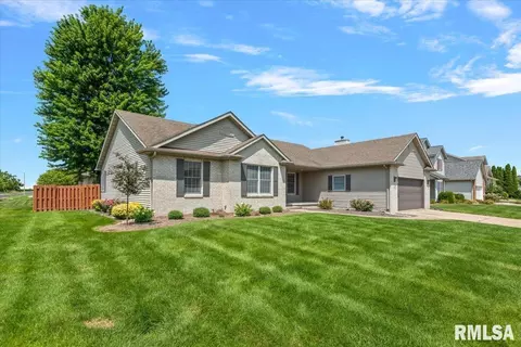 Exterior - 2725 Wordsworth Dr, Springfield, IL 62711 photo 2 of 10