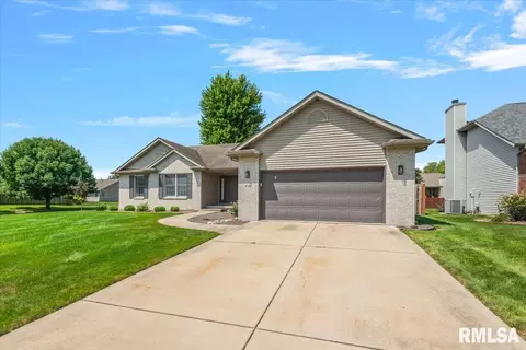 Exterior - 2725 Wordsworth Dr, Springfield, IL 62711 photo 3 of 10