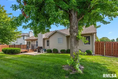 Exterior - 2725 Wordsworth Dr, Springfield, IL 62711 photo 5 of 10