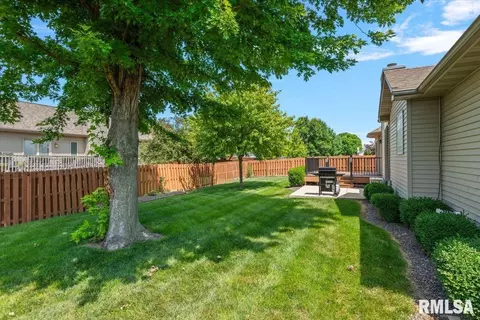 Exterior - 2725 Wordsworth Dr, Springfield, IL 62711 photo 4 of 10