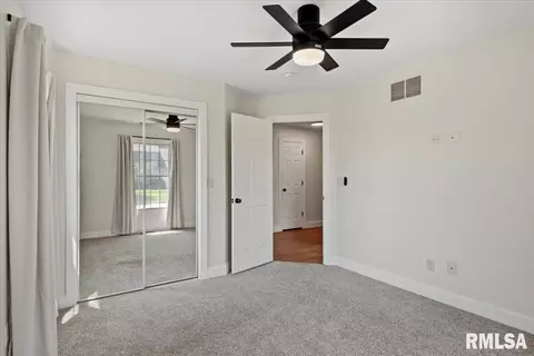 Bedroom - 2725 Wordsworth Dr, Springfield, IL 62711 photo 4 of 9