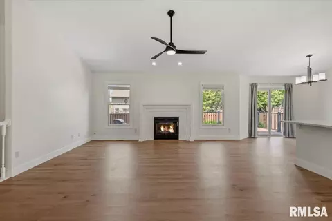 Living - 2725 Wordsworth Dr, Springfield, IL 62711 photo 4 of 4