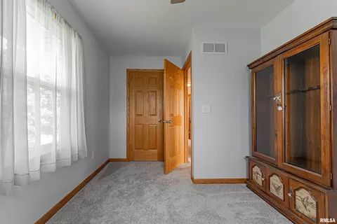 Bedroom - 1093 2300th Ave, Chestnut, IL 62518 photo 5 of 9