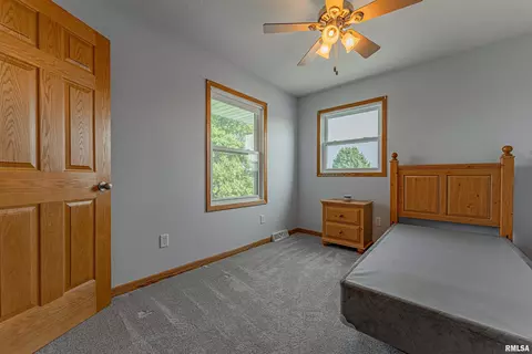 Bedroom - 1093 2300th Ave, Chestnut, IL 62518 photo 6 of 9