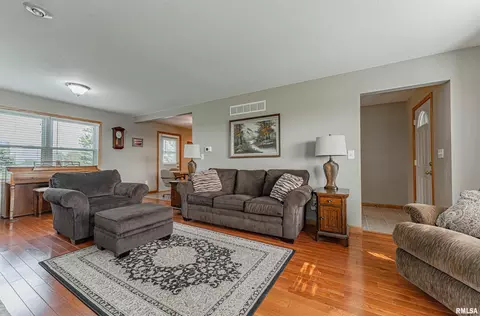 Living - 1093 2300th Ave, Chestnut, IL 62518 photo 2 of 3