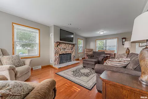 Living - 1093 2300th Ave, Chestnut, IL 62518 photo 1 of 3