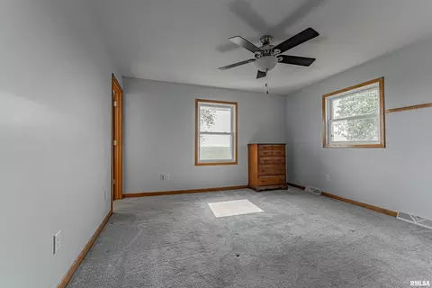 Bedroom - 1093 2300th Ave, Chestnut, IL 62518 photo 2 of 9