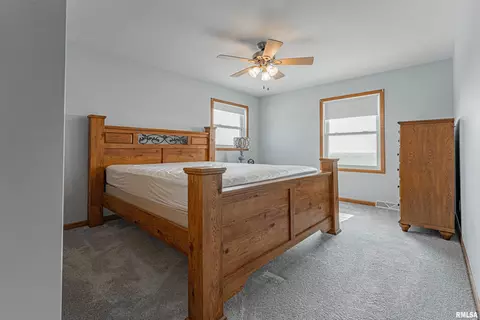 Bedroom - 1093 2300th Ave, Chestnut, IL 62518 photo 8 of 9
