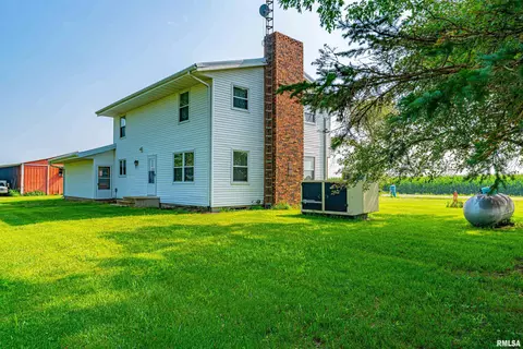 Exterior - 1093 2300th Ave, Chestnut, IL 62518 photo 4 of 5