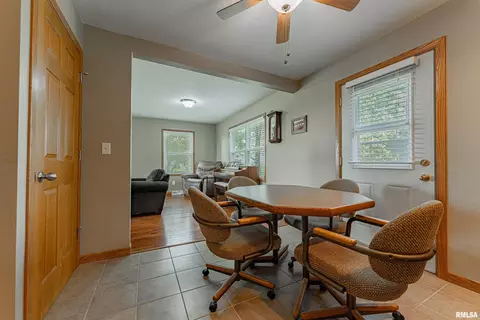 Dining - 1093 2300th Ave, Chestnut, IL 62518 photo 2 of 2