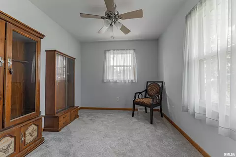 Bedroom - 1093 2300th Ave, Chestnut, IL 62518 photo 4 of 9