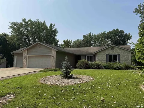 Exterior - 8050 Little Eagle Dr, Springfield, IL 62712 photo 2 of 23