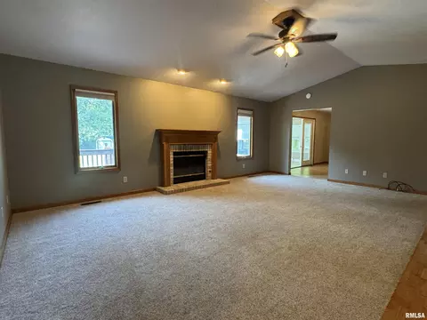 Living - 8050 Little Eagle Dr, Springfield, IL 62712 photo 4 of 8